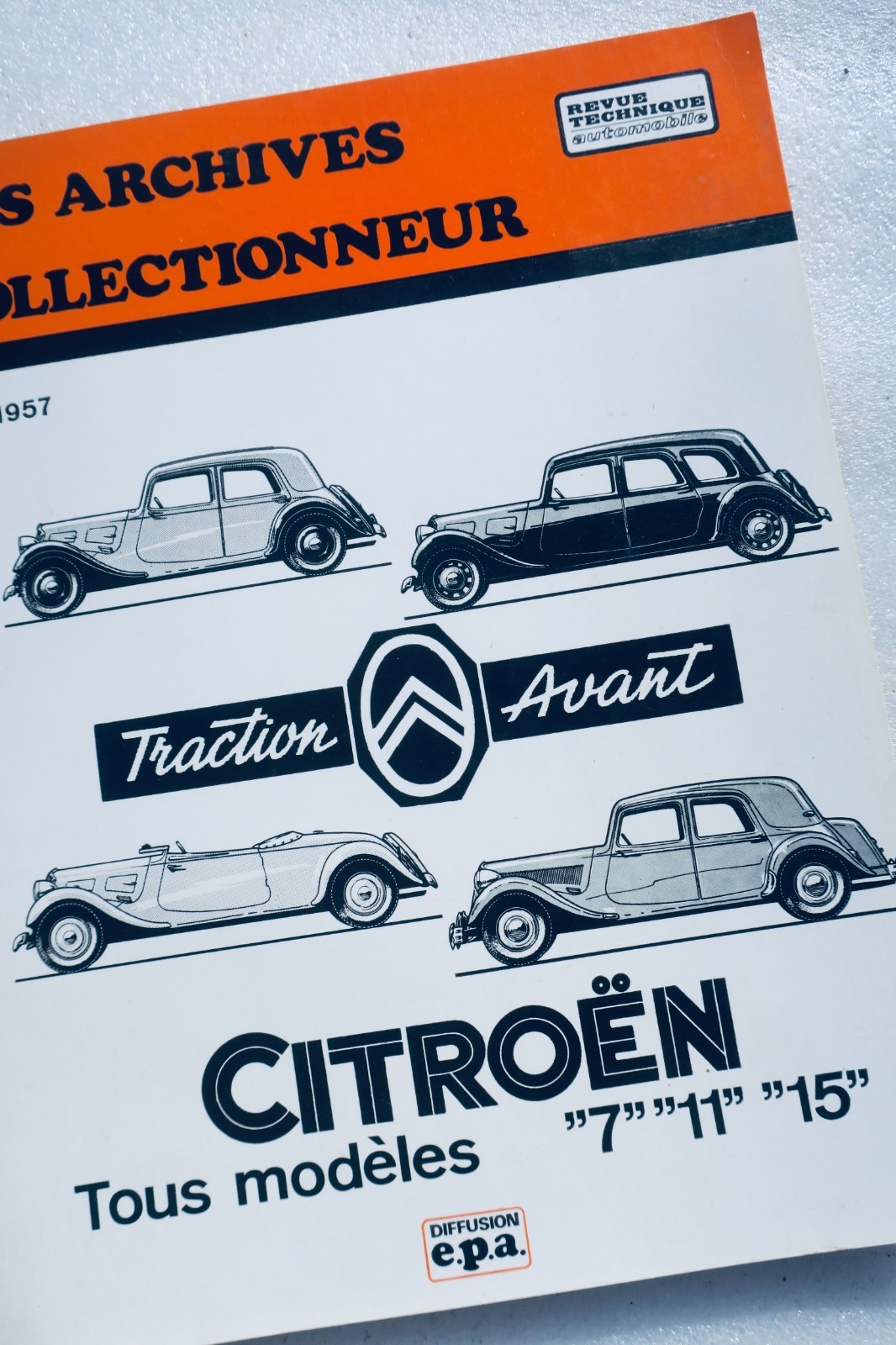 标致·前驱车 - 收藏家档案库<span class="lla-card-orig-wrap"><span class="lla-card-orig">❦ Traction PEUGEOT Archives du Collectionneur Traction avant</span></span> - La Librairie Antique
