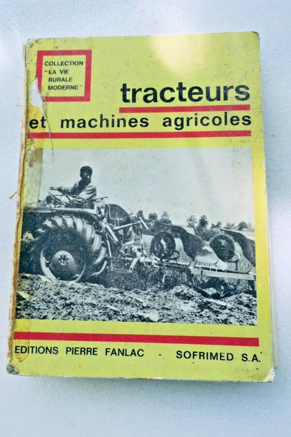 TRACTORES Y MÁQUINAS AGRÍCOLAS 1964