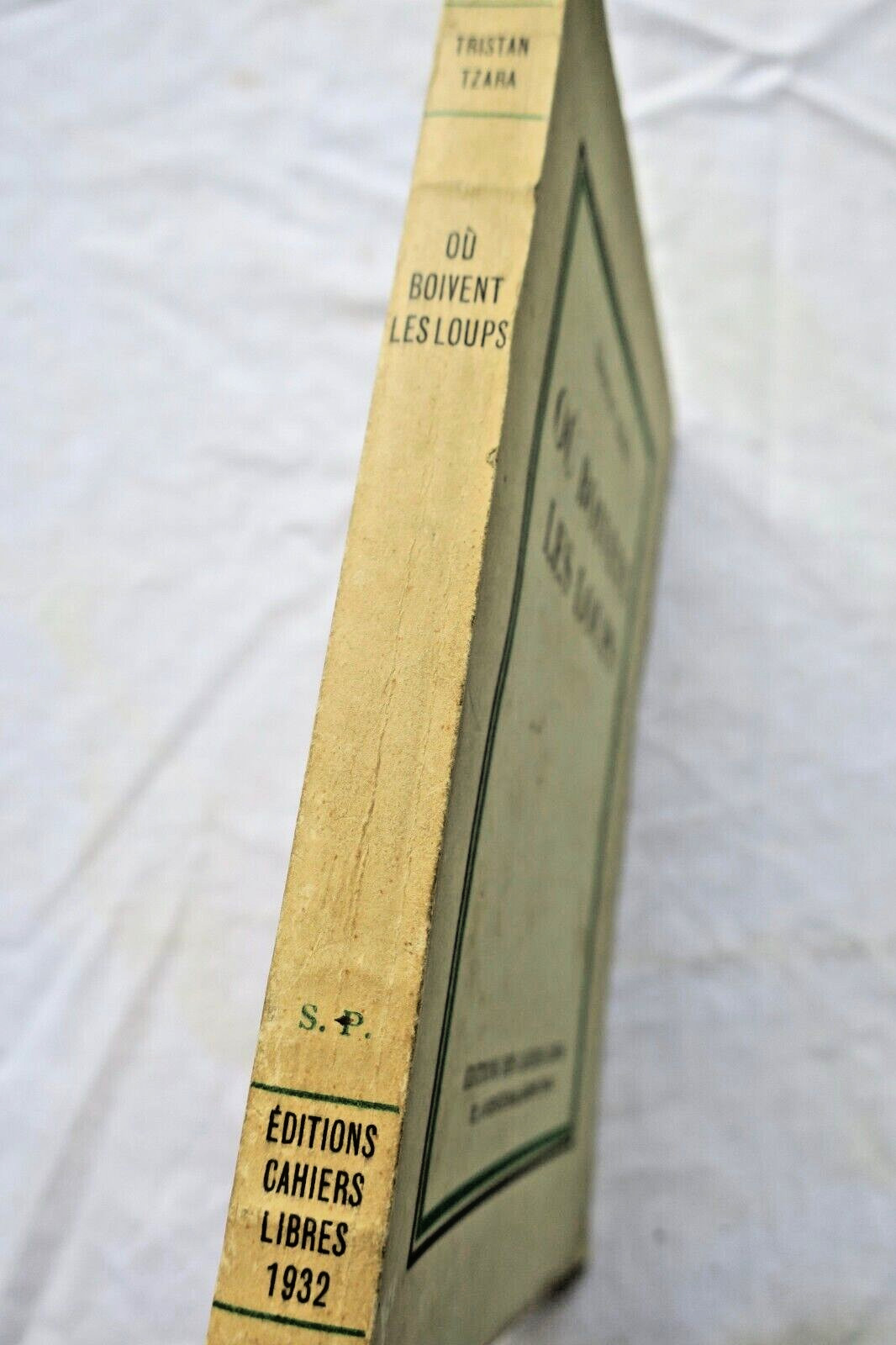 Wo die Wölfe trinken - Signiertes Exemplar<span class="lla-card-orig-wrap"><span class="lla-card-orig">❦ Tzara, Tristan. Où boivent les loups SP + envoi</span></span> - La Librairie Antique