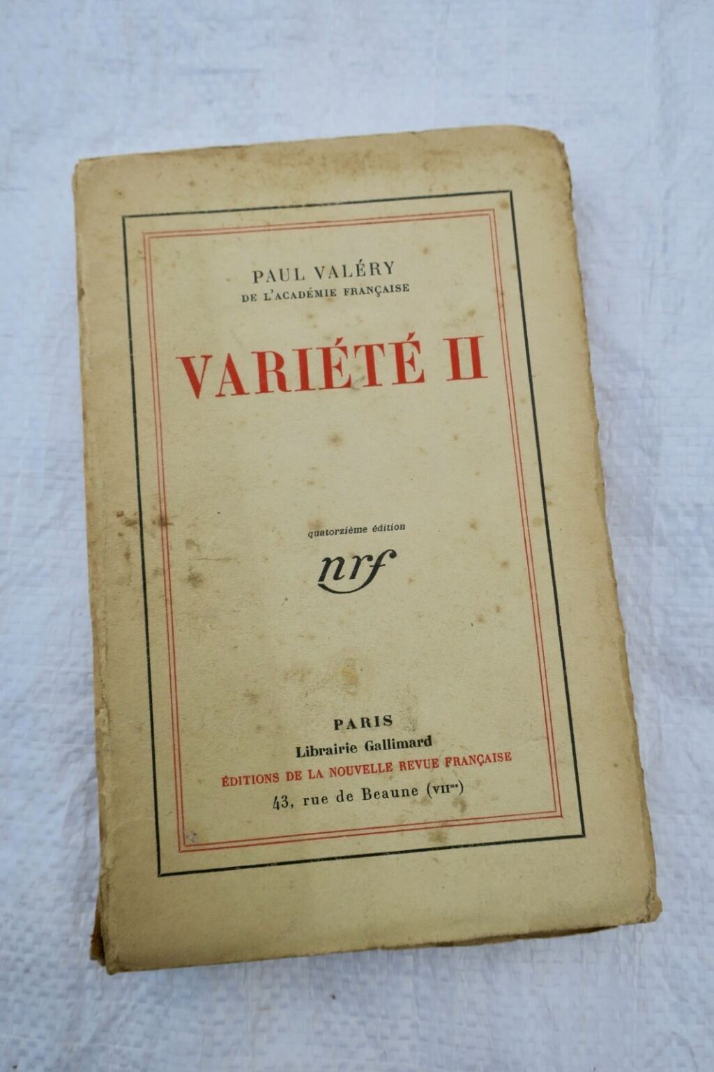 Poetic reflections and essays