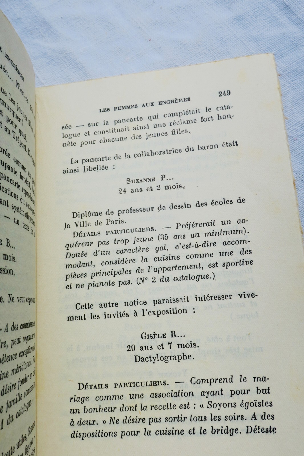 拍卖中的女性<span class="lla-card-orig-wrap"><span class="lla-card-orig">❦ VAUTEL CLEMENT LES FEMMES AUX ENCHERES</span></span> - La Librairie Antique