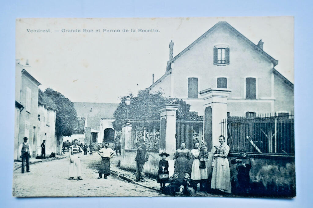 Vendrest - Hauptstraße und Steuereingangshof