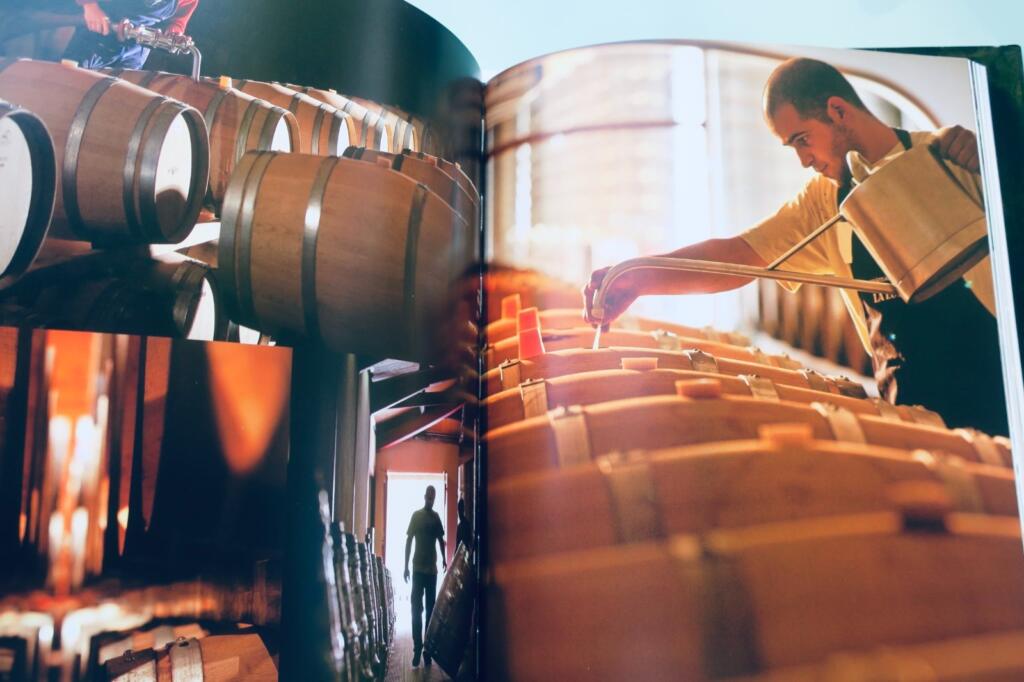VIN Château La Louvière. Le bel art du vin