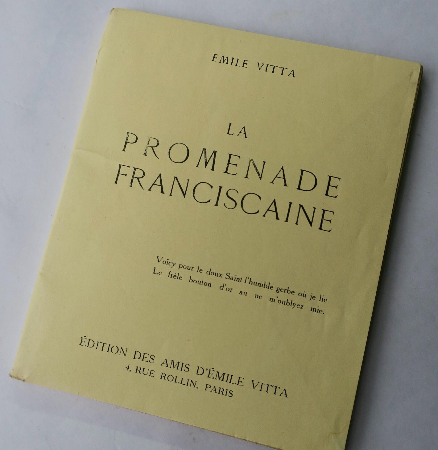 方济各派的散步 - 签名版<span class="lla-card-orig-wrap"><span class="lla-card-orig">❦ Vitta Promenade Franciscaine + dédicace</span></span> - La Librairie Antique