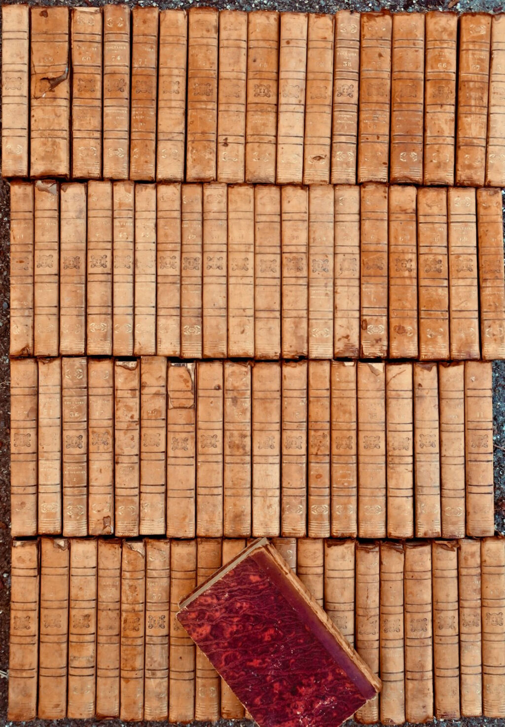 Complete Works of VOLTAIRE - Pourrat Edition