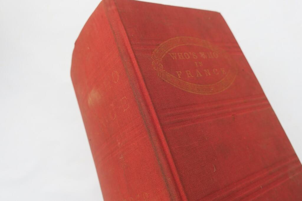 Biographical dictionary of French notable figures