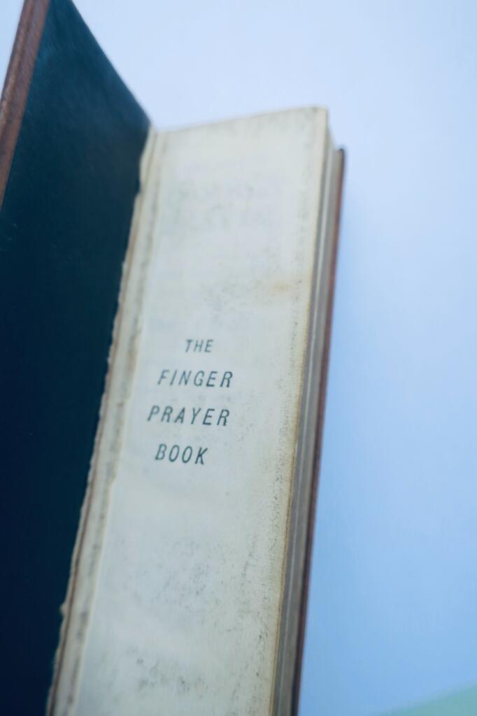 Bible The Book of the Common Prayer finger Prayer Book 28 x 90 mm