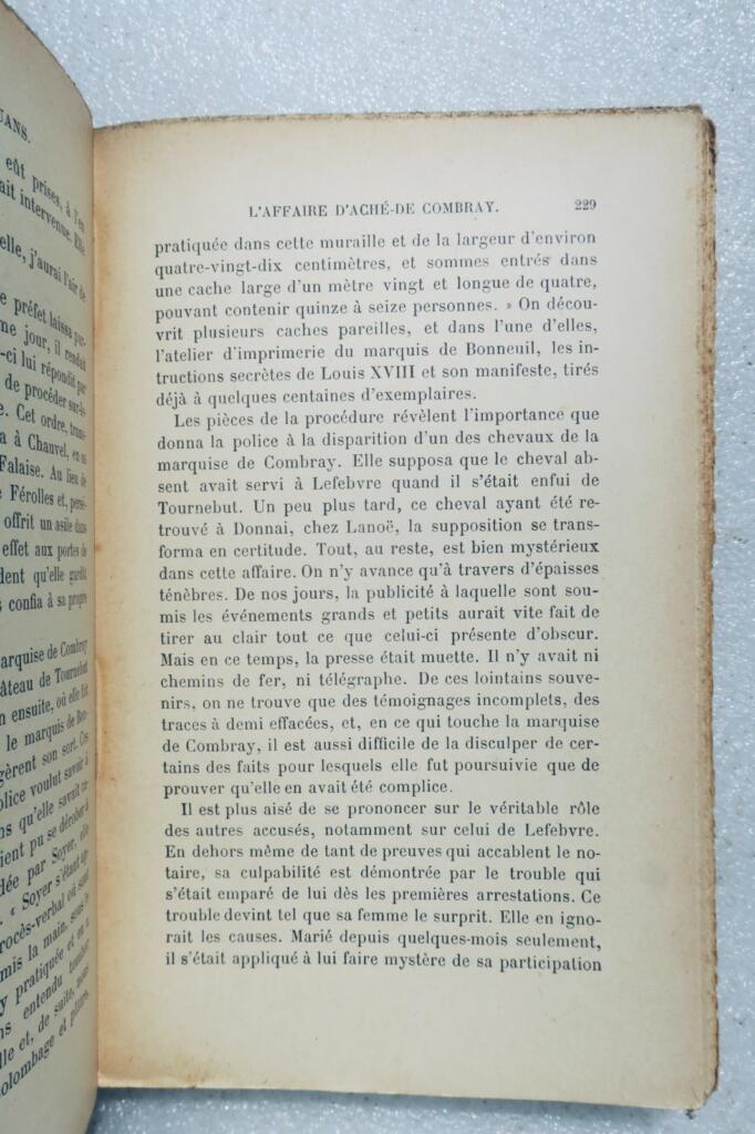 La police et les chouans sous le Consulat et l'Empire
Ernest Daudet
