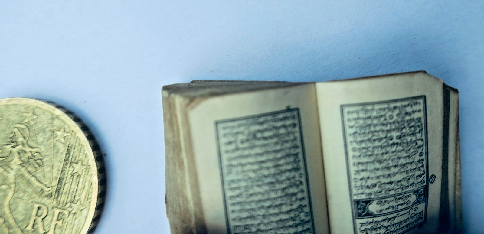 Koran, Miniaturausgabe, 21 x 15 x 9 mm, Mini-Koran