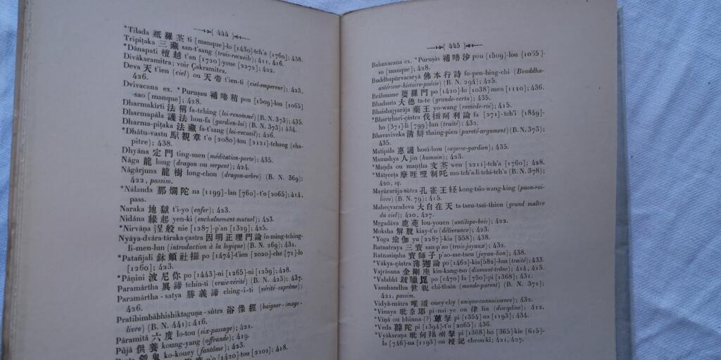 deux chapitres extraits des mémoires d&rsquo;i-tsing sur son voyage dans l&rsquo;Inde