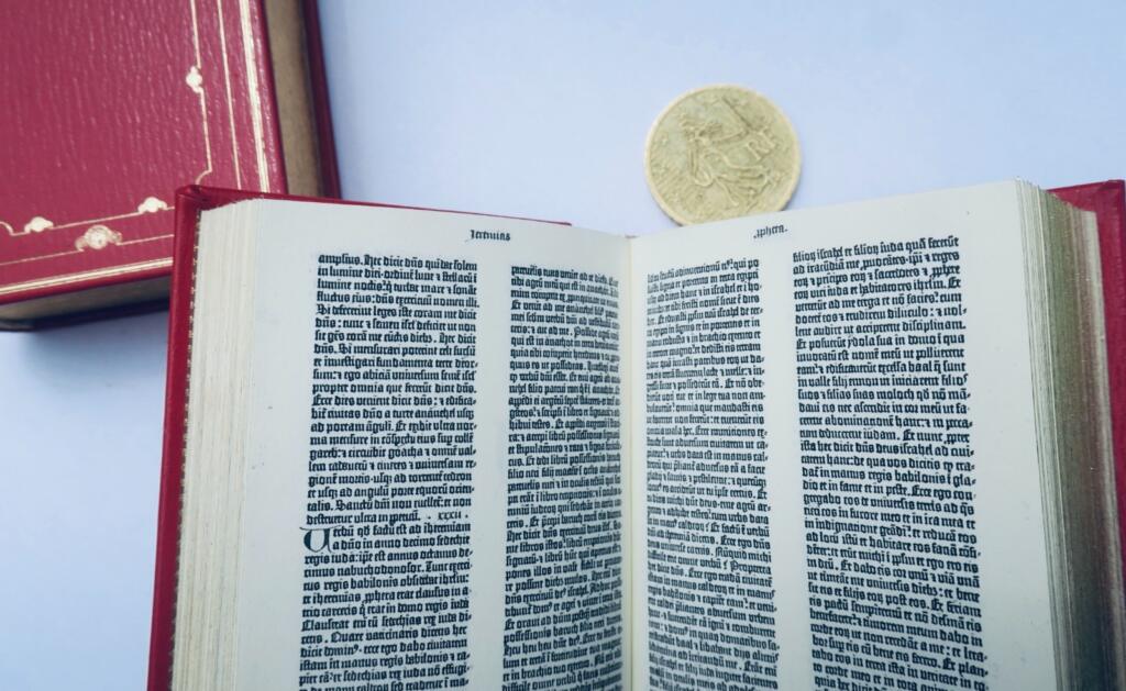 gutemberg Shuckburgh Miniaturbuch Die Gutenberg-Bibel 85 x 55 mm.