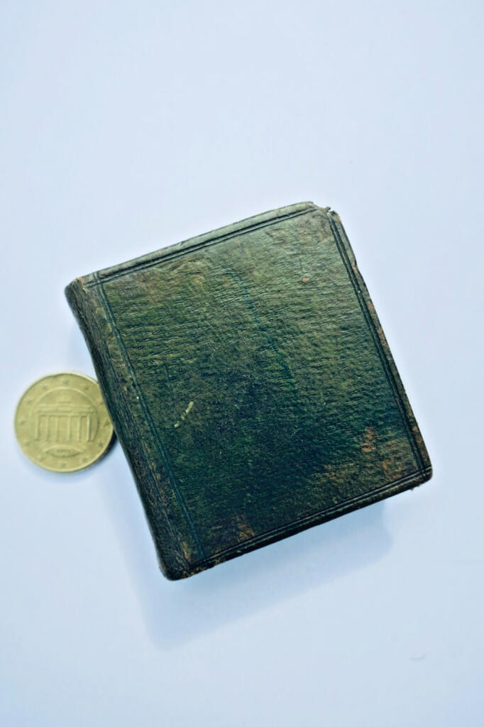 minuscule Bible Mills Short History of the Bible and New Testament 1815