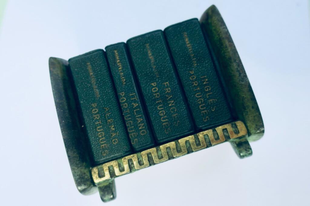 Portugal Wörterbücher Lilliput portugiesisch 35×50 mm kleines Möbel aus Bronze