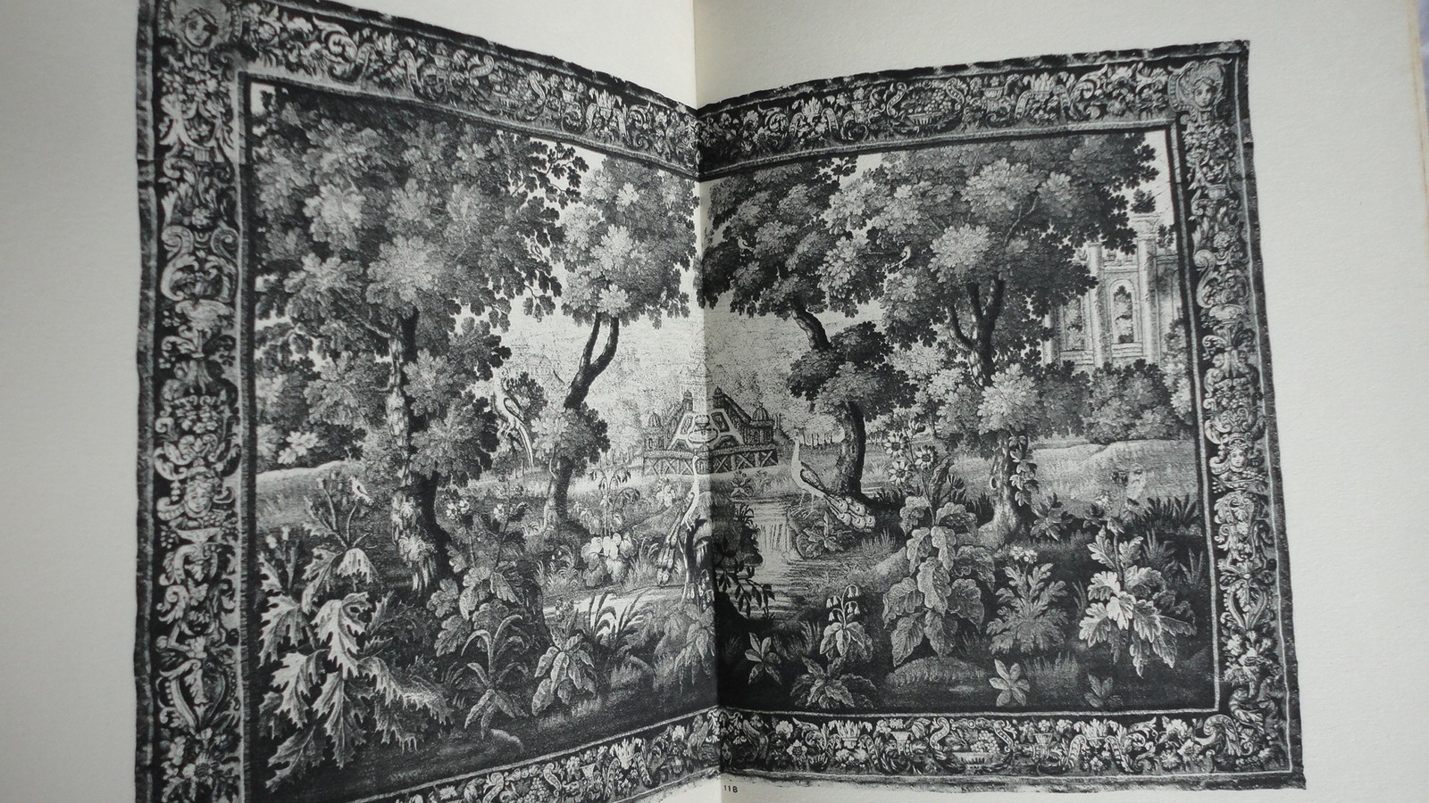 近代絵画、工芸品、家具、タピスリー、ベルデュール織物、オーベル…