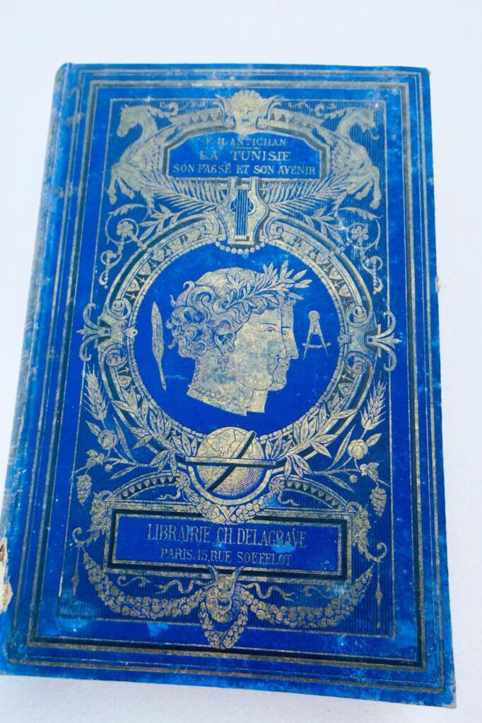 チュニジア：その過去と未来 1884年