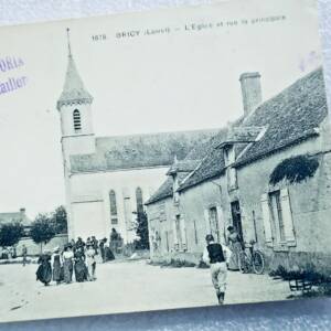 Bricy, Kirche und Hauptstraße LOIRET