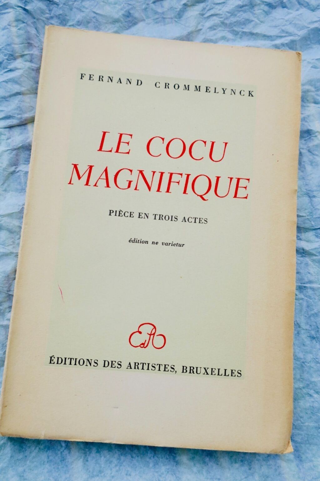 COCU MAGNIFIQUE. THREE-ACT PLAY