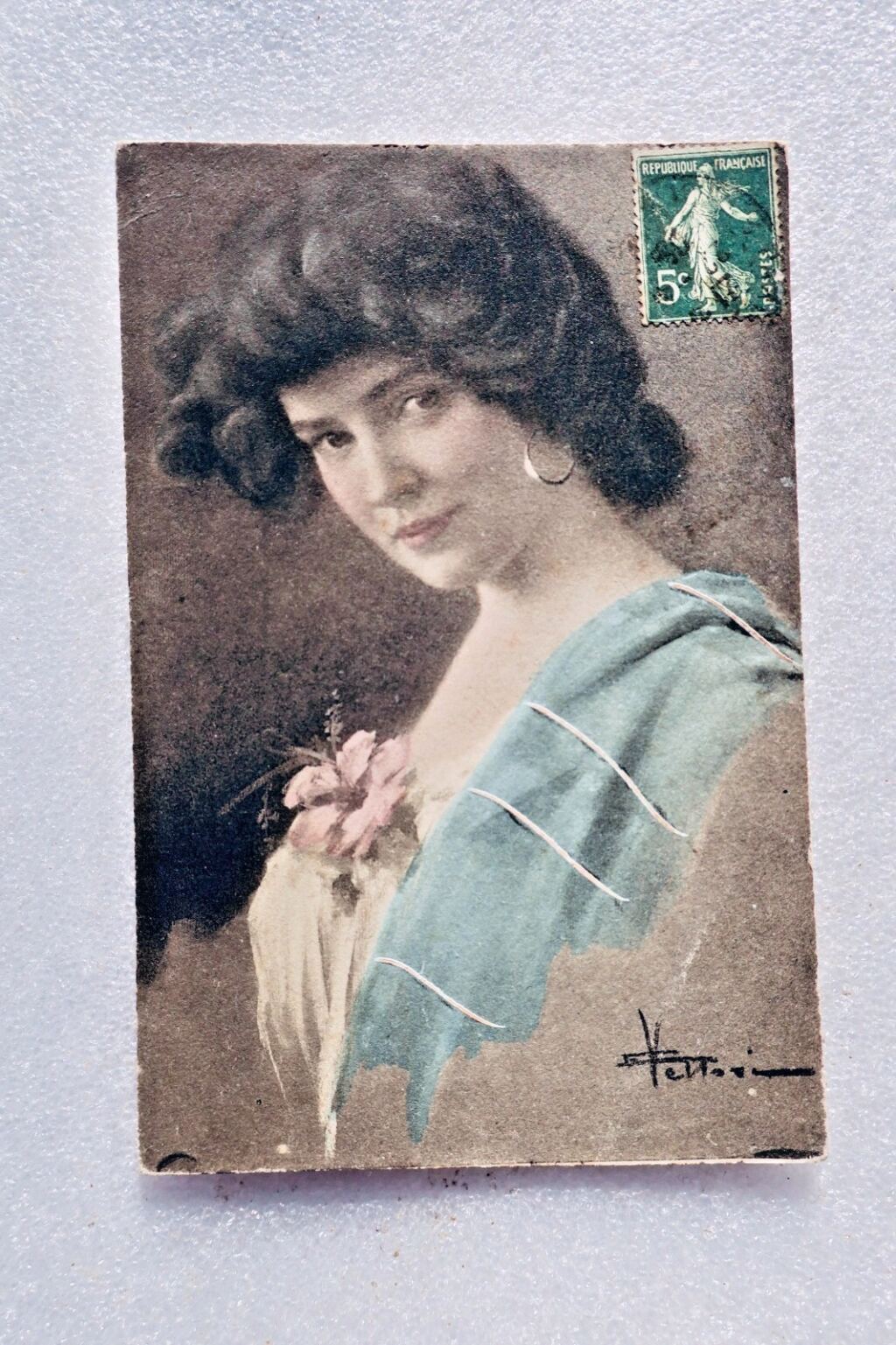 Femme à la fleur