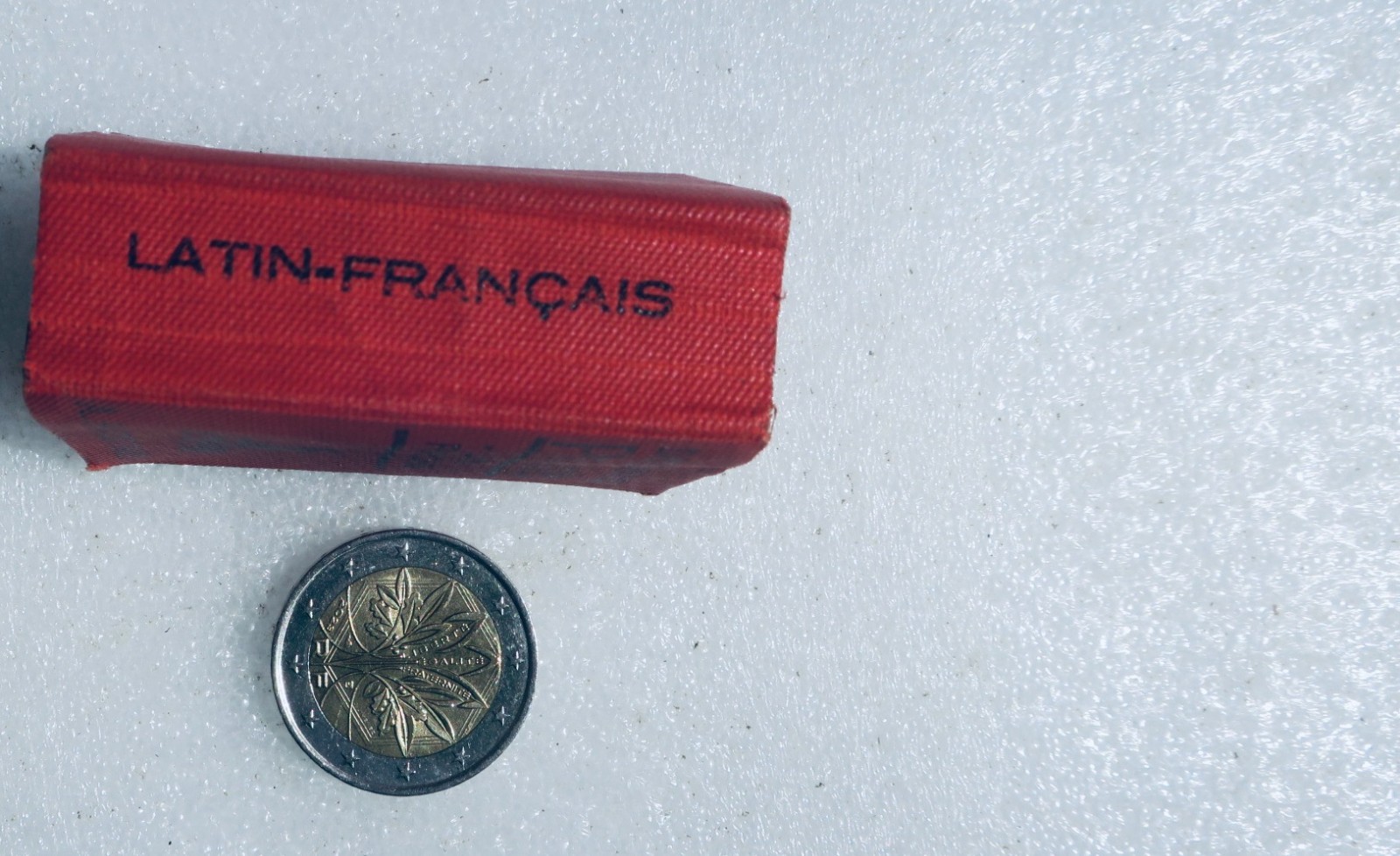Latin-French Dictionary by Poucet, 36 x 54 mm miniature