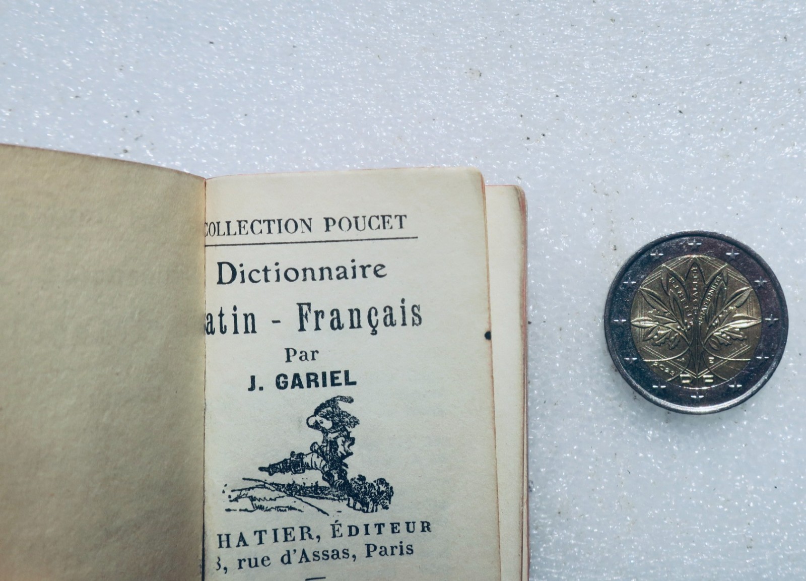 Latin-French Dictionary by Poucet, 36 x 54 mm miniature