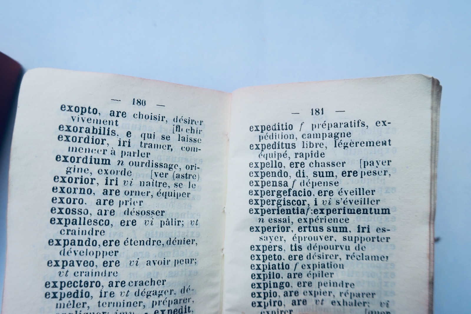 latin dictionnaire poucet LATIN-FRANCAIS FRANCAIS-LATIN 36 x 54 mm. miniature - La Librairie Antique
