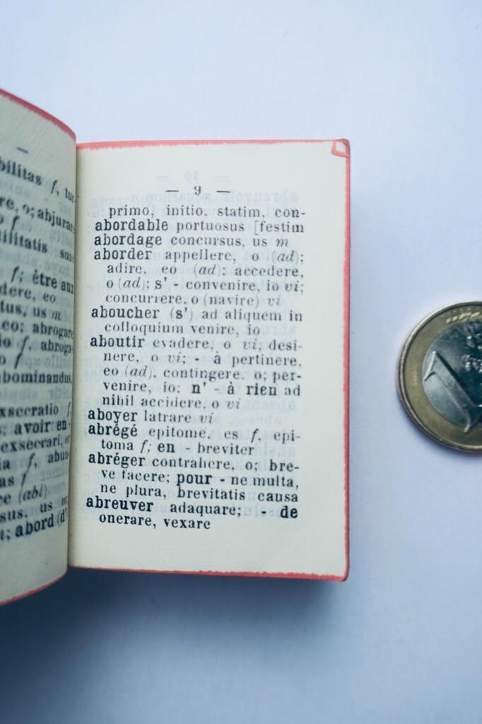latin Wörterbuch Poucet LATIN-FRANZÖSISCH FRANZÖSISCH-LATEIN 36 x 54 mm. Miniaturausgabe