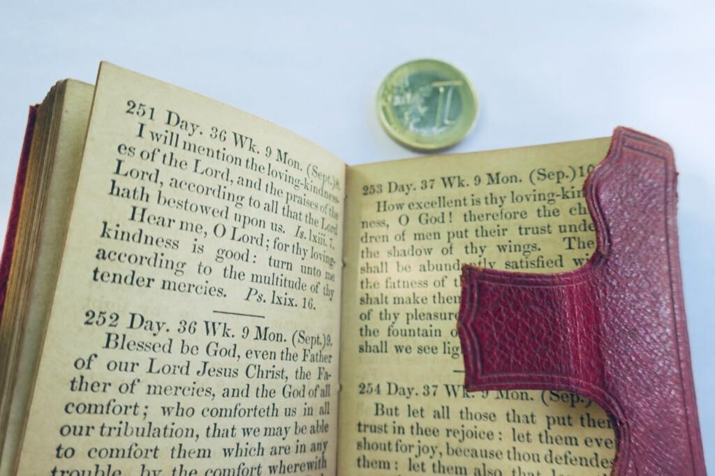 miniature book texts for every day in the year 1857, 53 x 70 mm