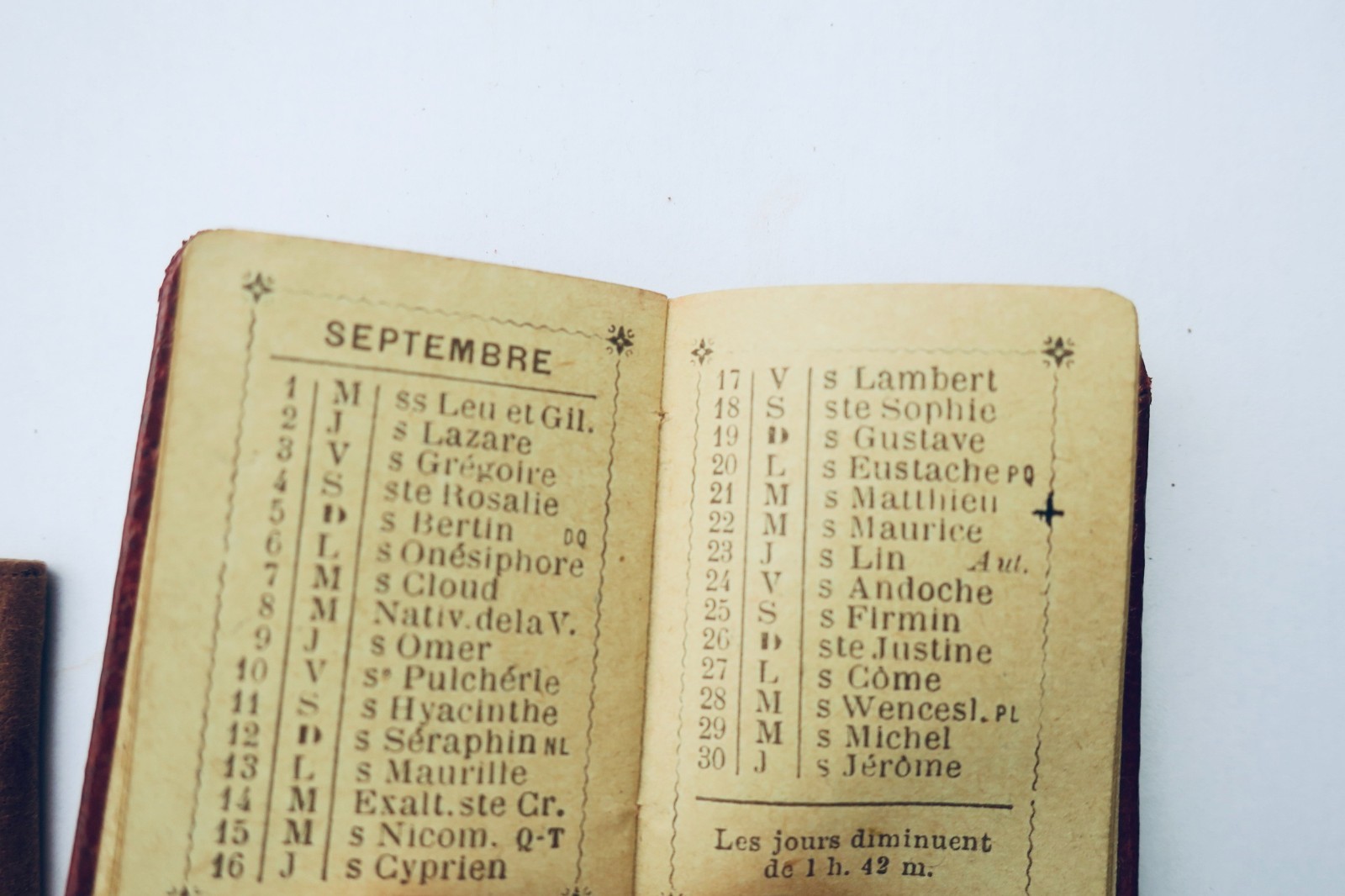 Tiny 1916–1920 war pocket diary, 35 x 50 mm.