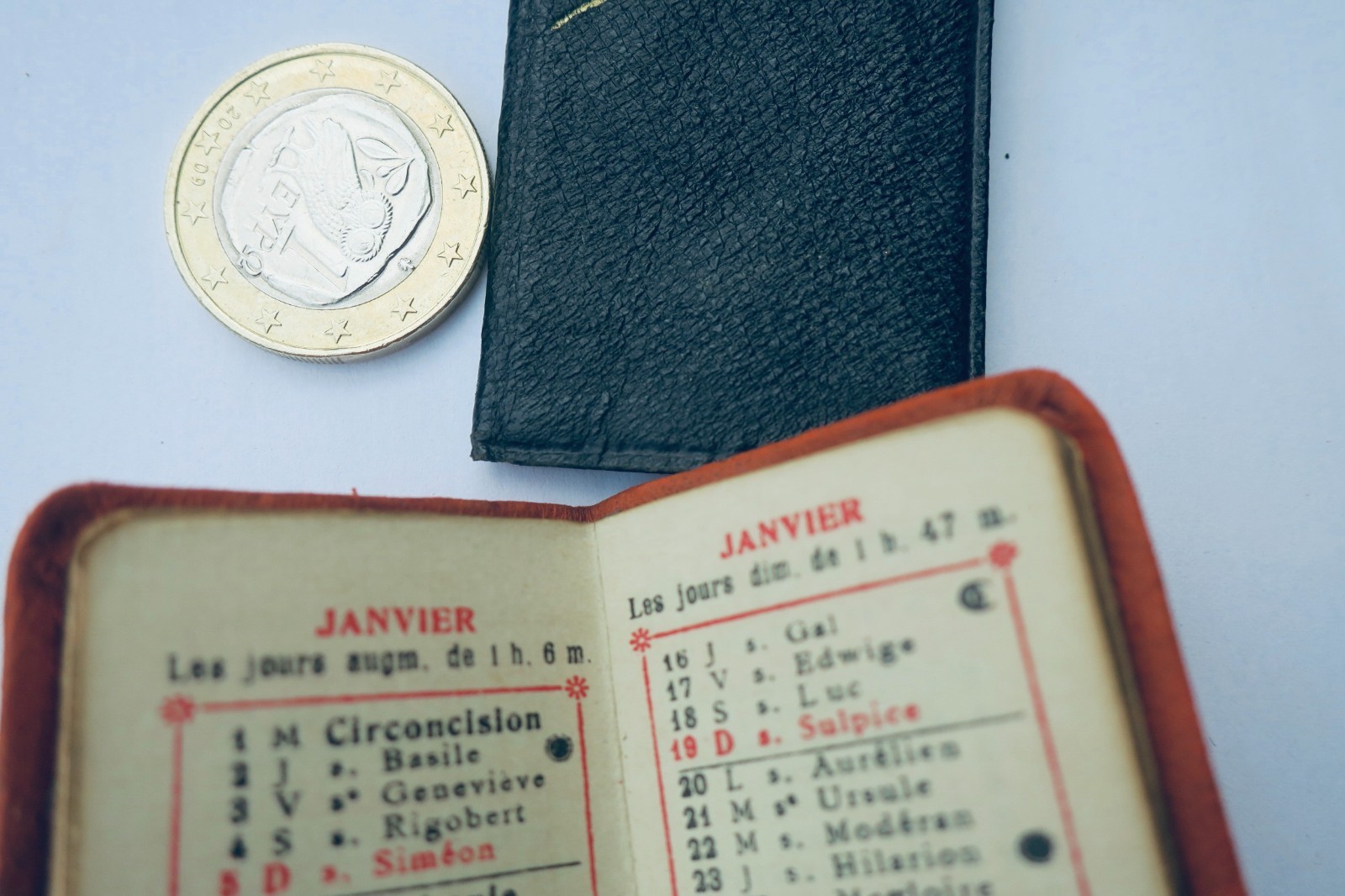 Tiny 1916–1920 war pocket diary, 35 x 50 mm.