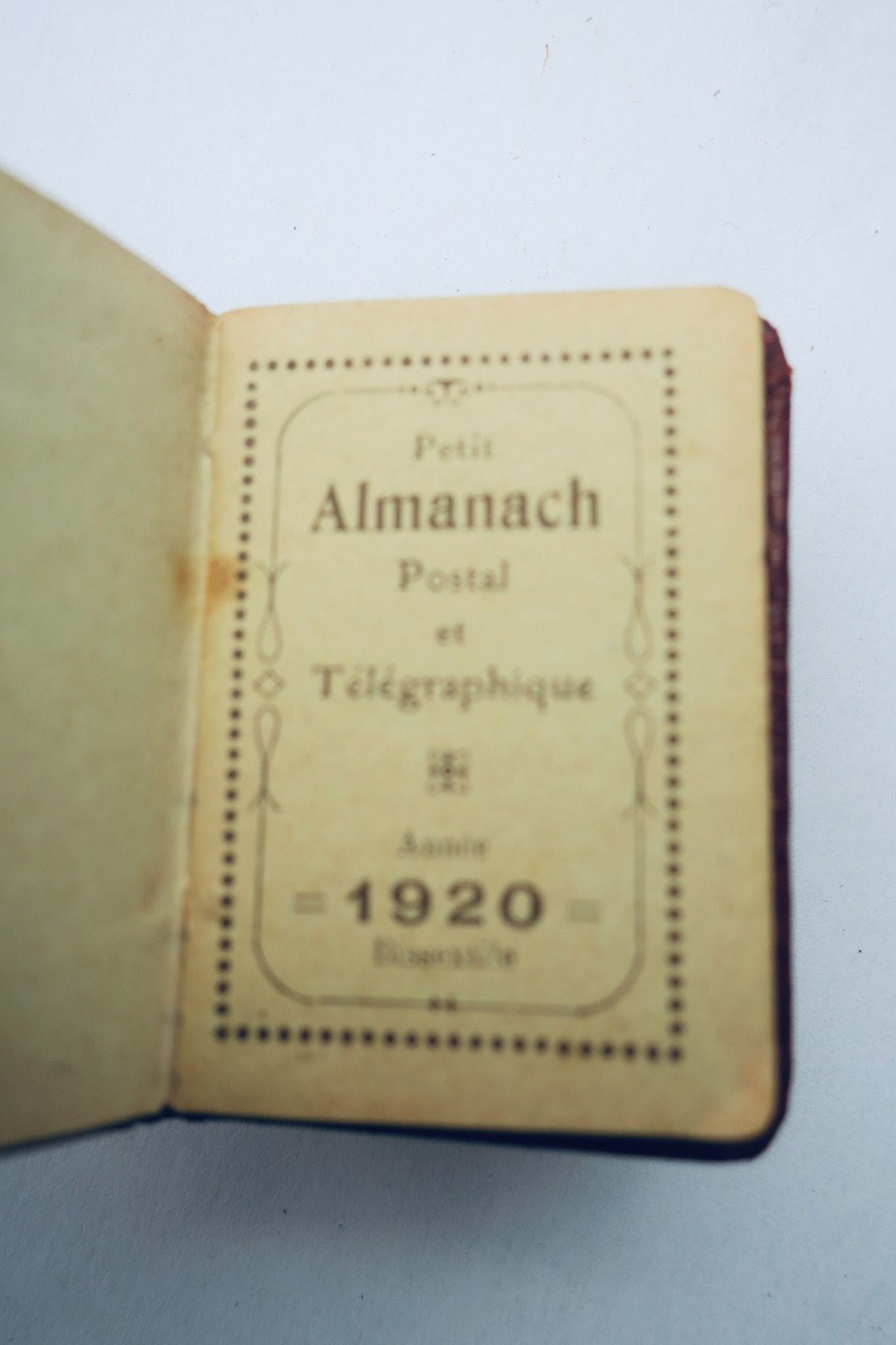 Tiny 1916–1920 war pocket diary, 35 x 50 mm.