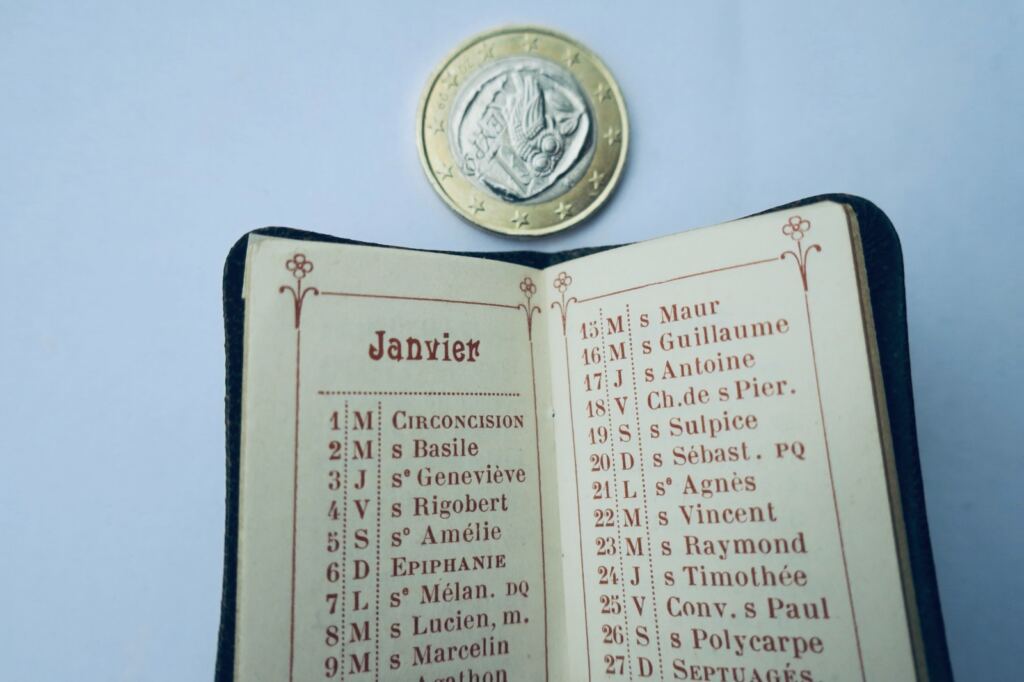 tiny calendar, 1907, full morocco binding, 59 x 33 mm