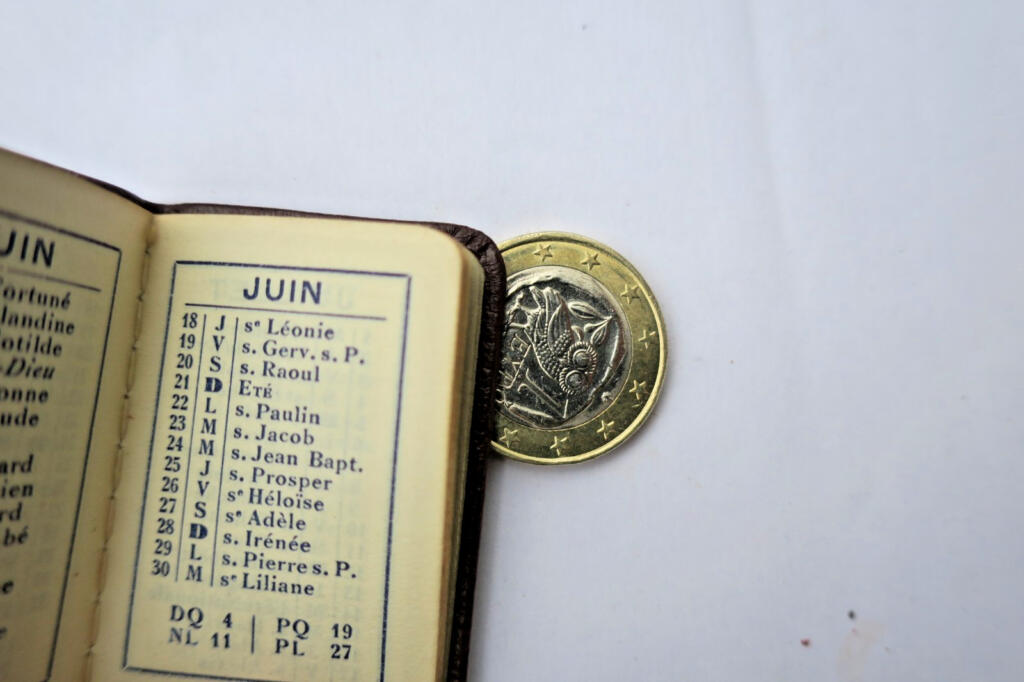 miniature calendar.. 1953, maroquin binding, 50 × 36 mm