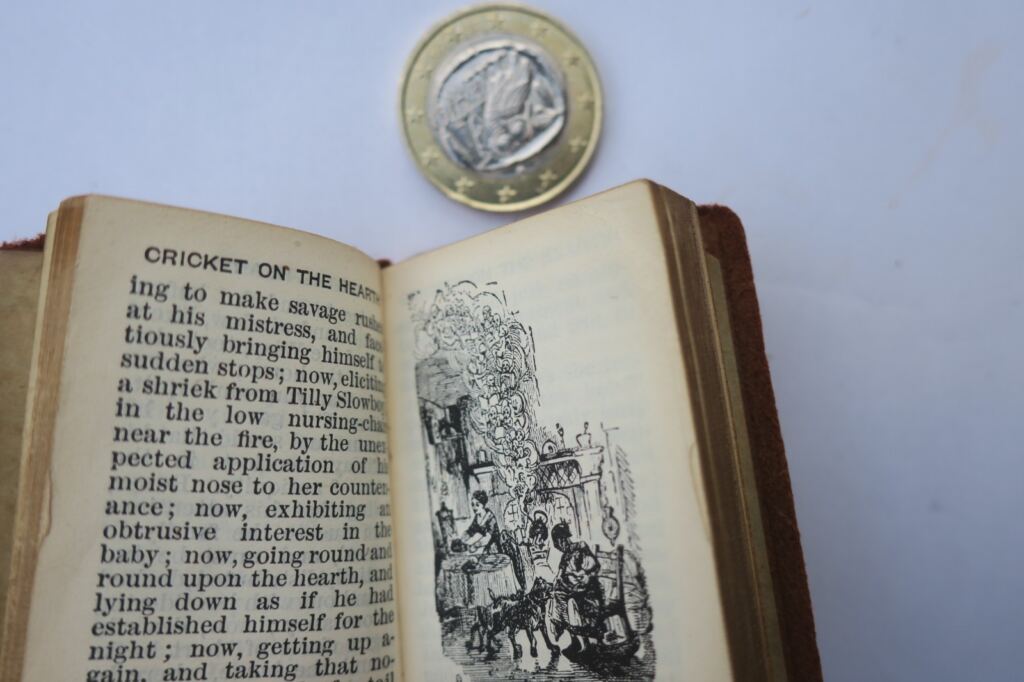 minuscule Dickens,Charles The Cricket on the Hearth 1904 Miniature Book