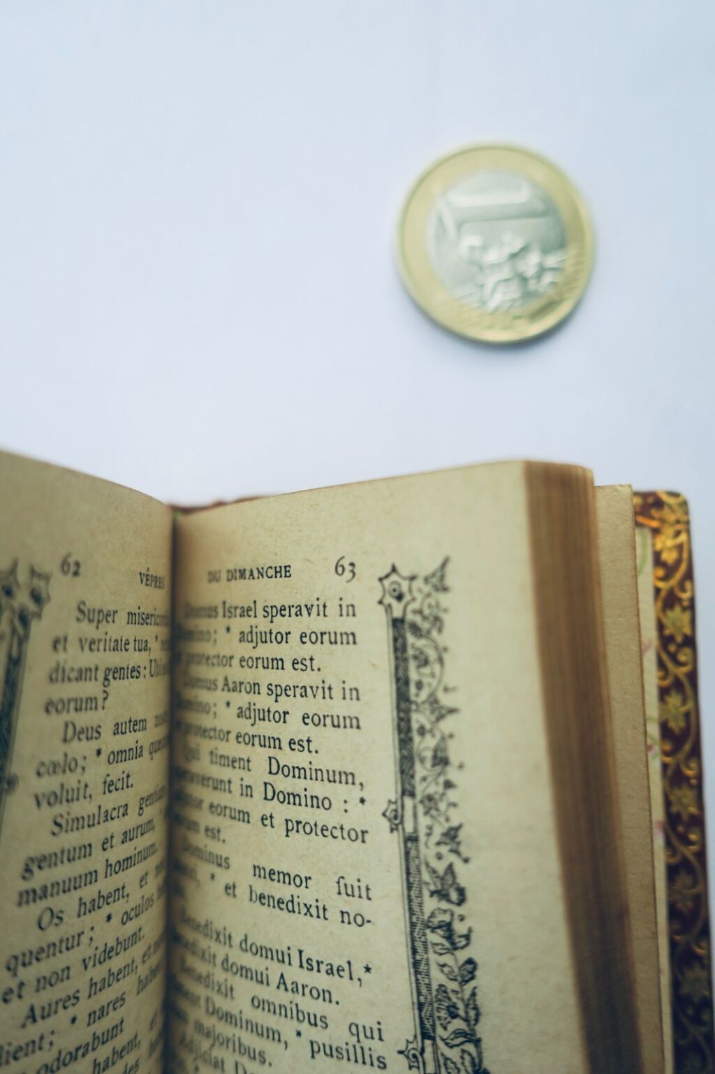 minuscule, petit paroissien romain, 52 x 82 mm.,