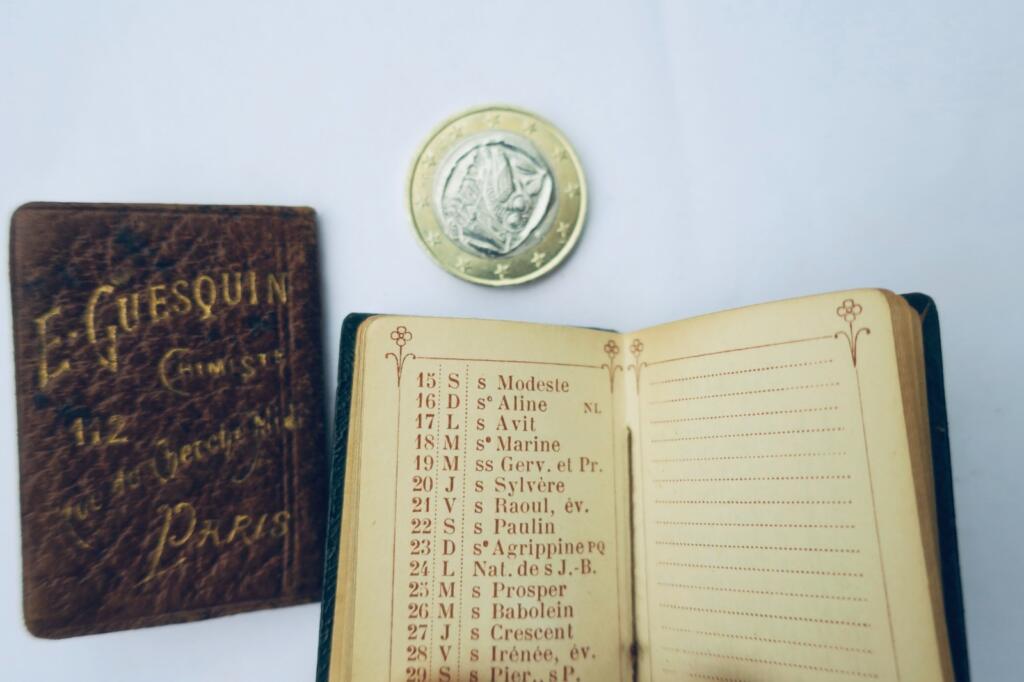 2 miniature notebooks, 1901, 35 x 50 mm. parfumer & papetier