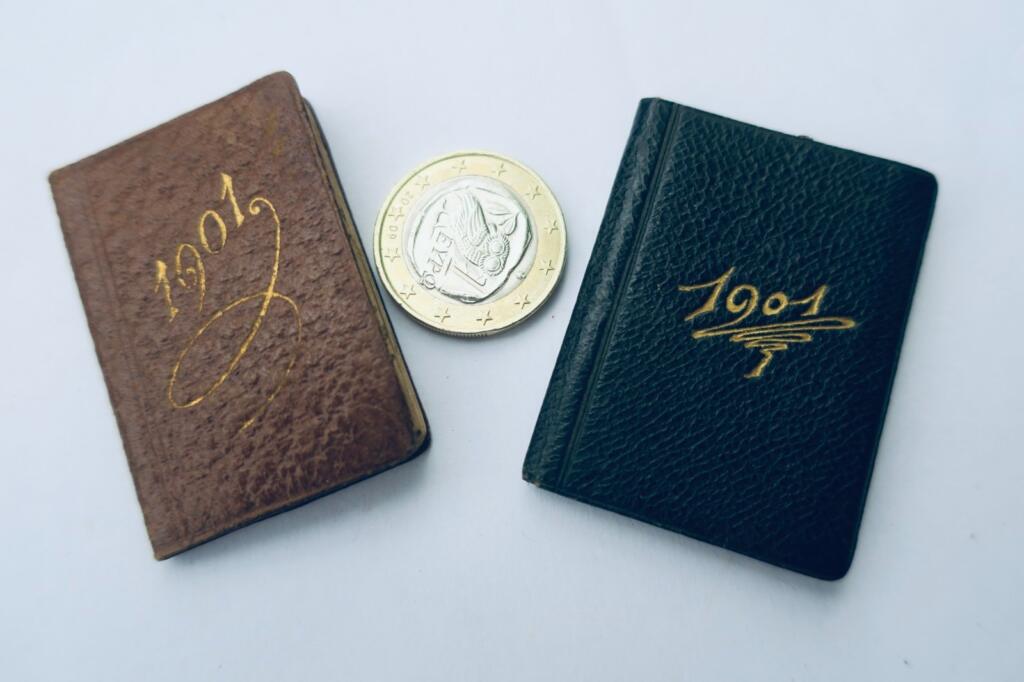 2 miniature notebooks, 1901, 35 x 50 mm. parfumer & papetier