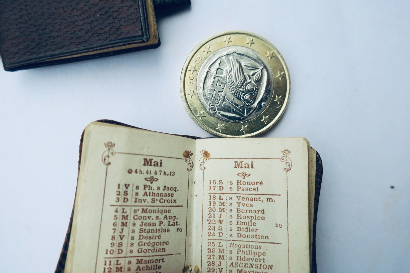Three small pocket diaries, calendars, 1908, 33 x 46 mm & 23 x 33 mm