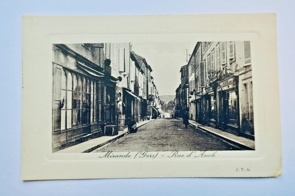 Mirande rue d&rsquo;Auch Gers 32