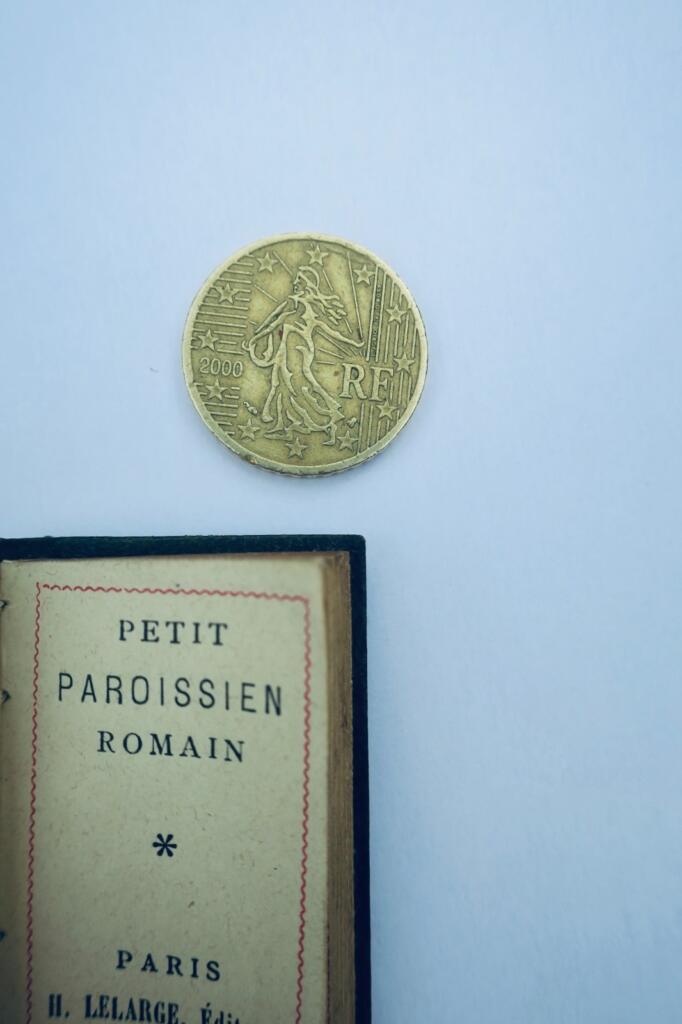 small Roman missal 33 x 53 mm