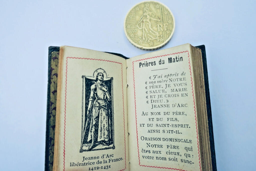 small Roman missal 33 x 53 mm
