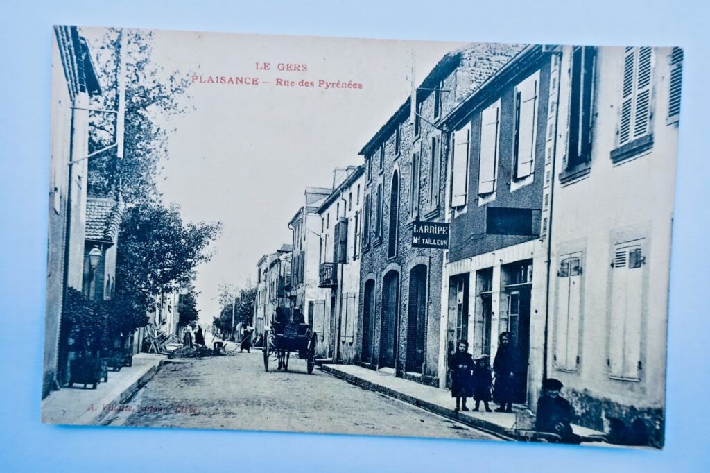 Plaisance rue des Pyrénées Gers 32