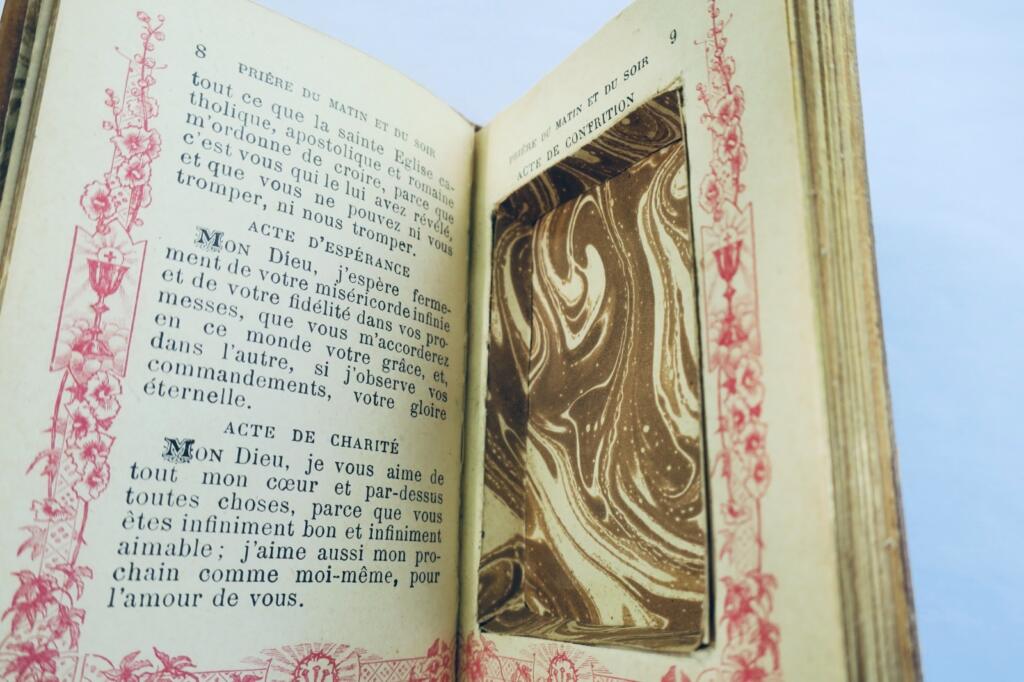 secret livre secret 75 x 120 mm.