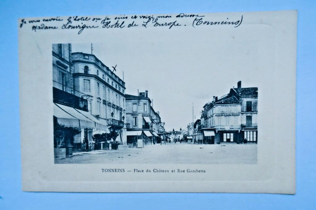Tonneins, Place du Chateau and rue Gambetta