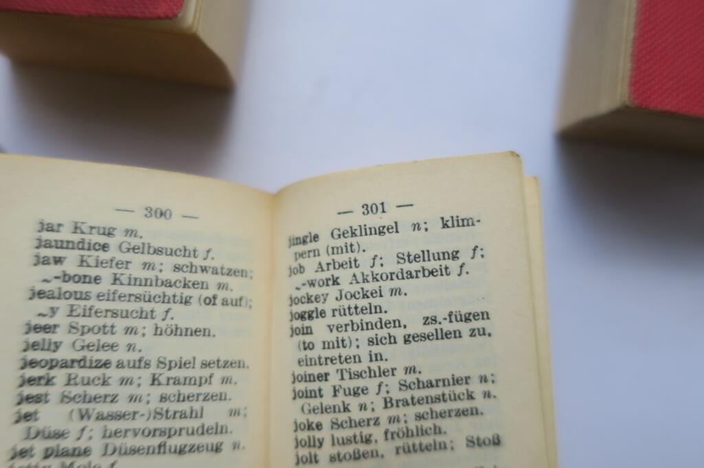 traducteur dict. lilliput Deutsch franzosich english itali minuscule 36 x 48 mm.