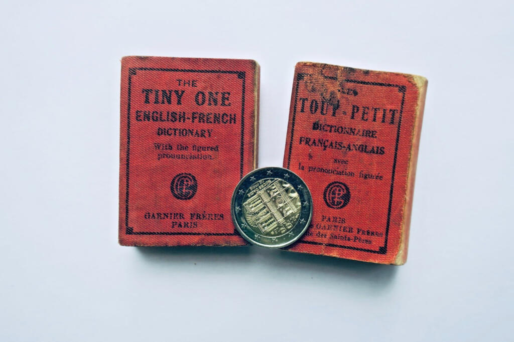 Lilliput translator dictionary French‑English English‑French miniature 60 × 40 mm