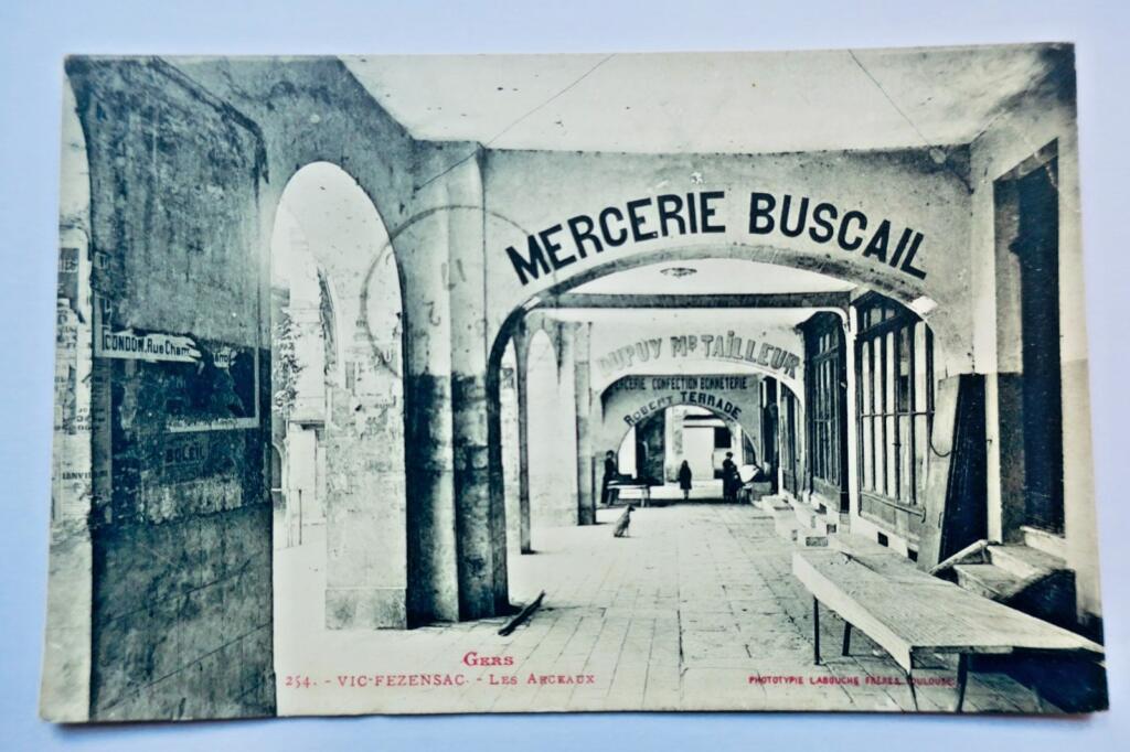 Vic-Fezensac, Arcades 32, Gers