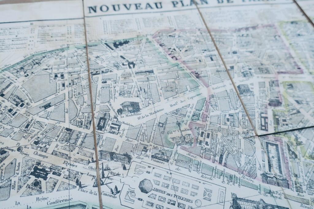 Paris Belle carte entoilée 43 x 63 cm. 1855 NOUVEAU PLAN DE PARIS