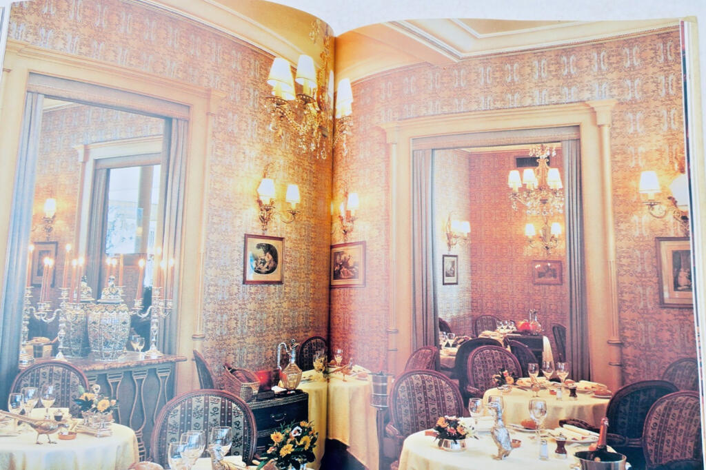 Restaurant Cinquantenaire Lasserre - Paris