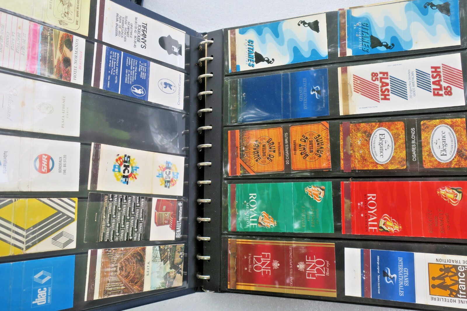 Philumenist matchbox collection of 318 matchboxes