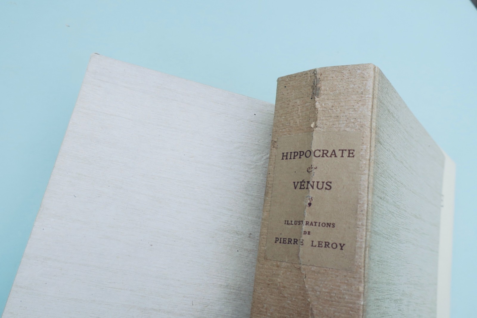 クーロサ Hippocrate et Venus、古代の女性療法書、乳房讃歌
